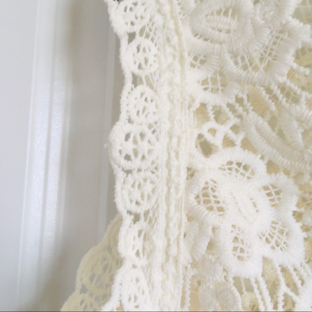 Nanette Lepore cream lace sleeveless blouse size large - Picture 8 of 8